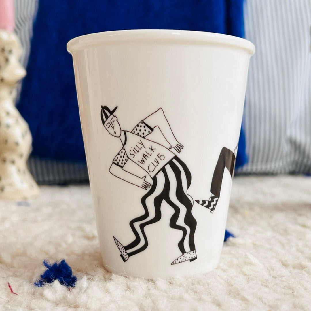 Beker 'Silly walk club' - Helen B.
