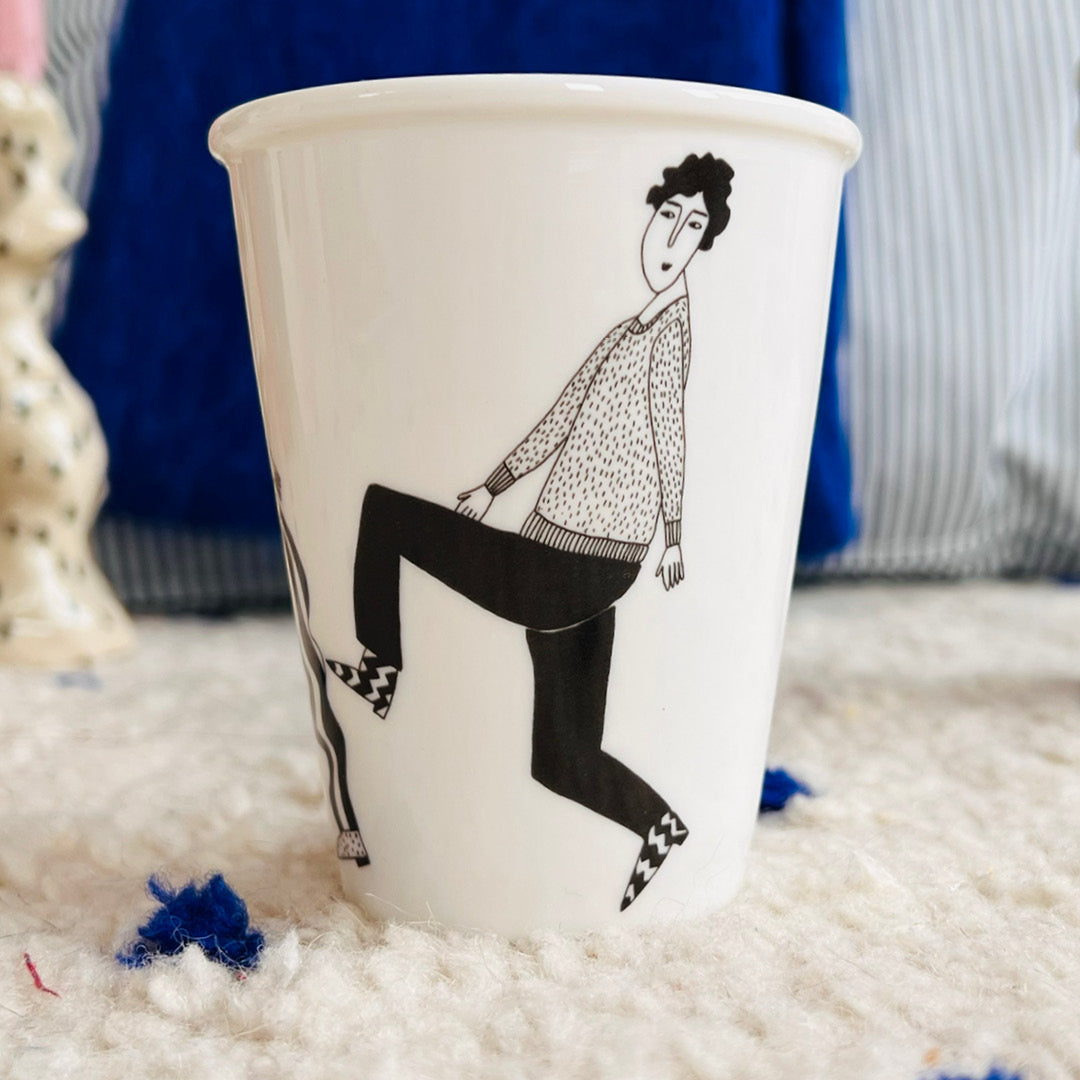Beker 'Silly walk club' - Helen B.