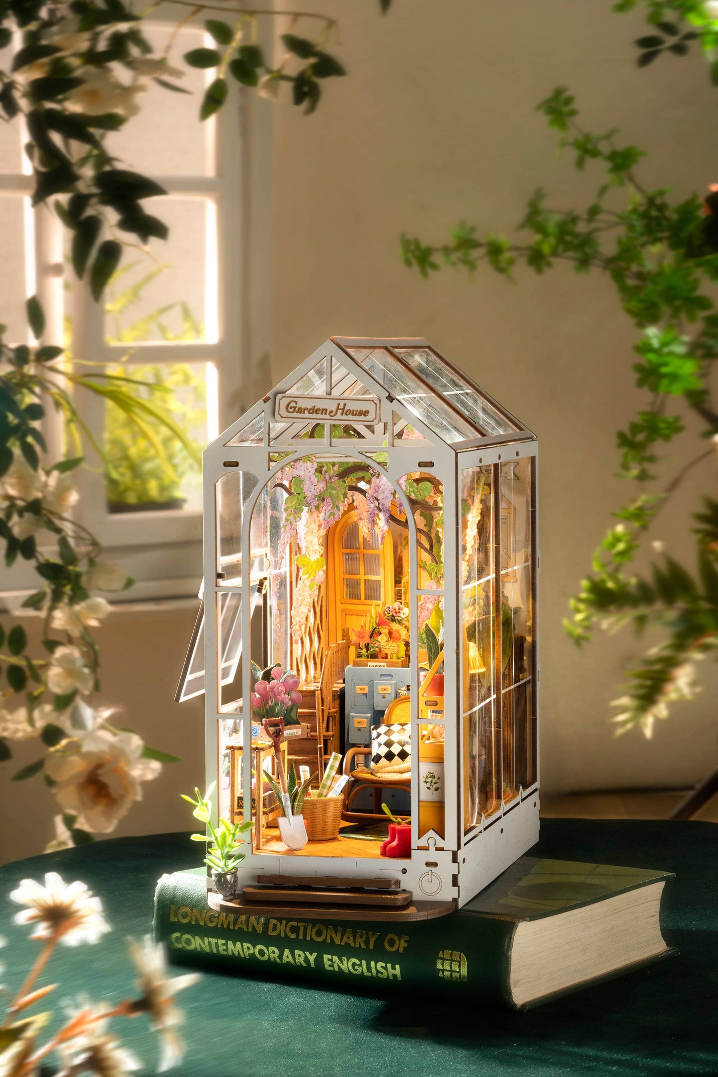Garden house - DIY Miniature Book Nook Kit