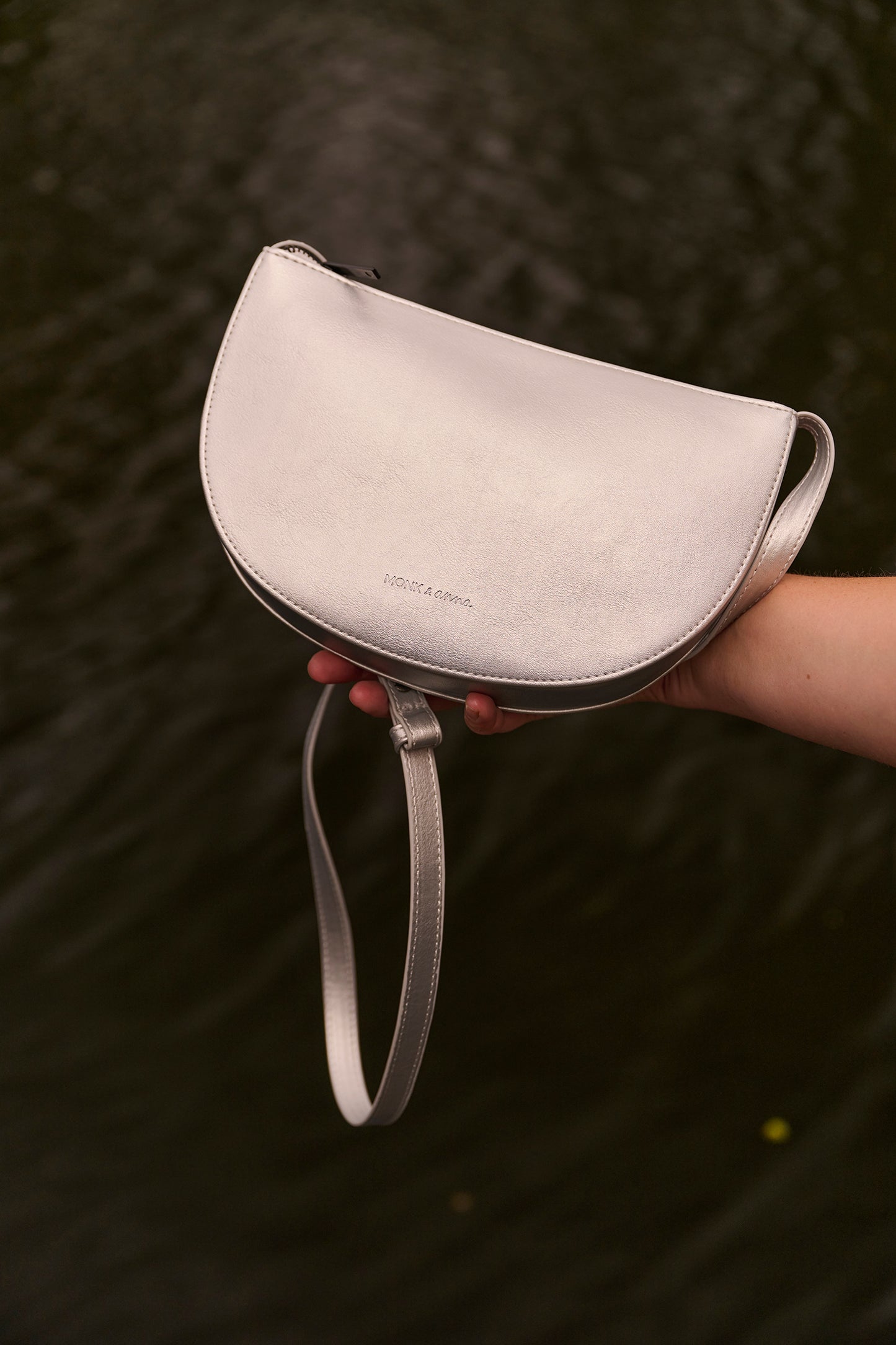 Farou - Half moon bag - hematite