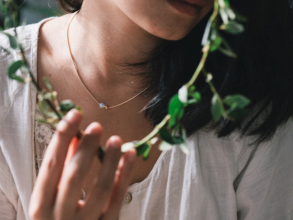 'Theia' ketting met maansteen