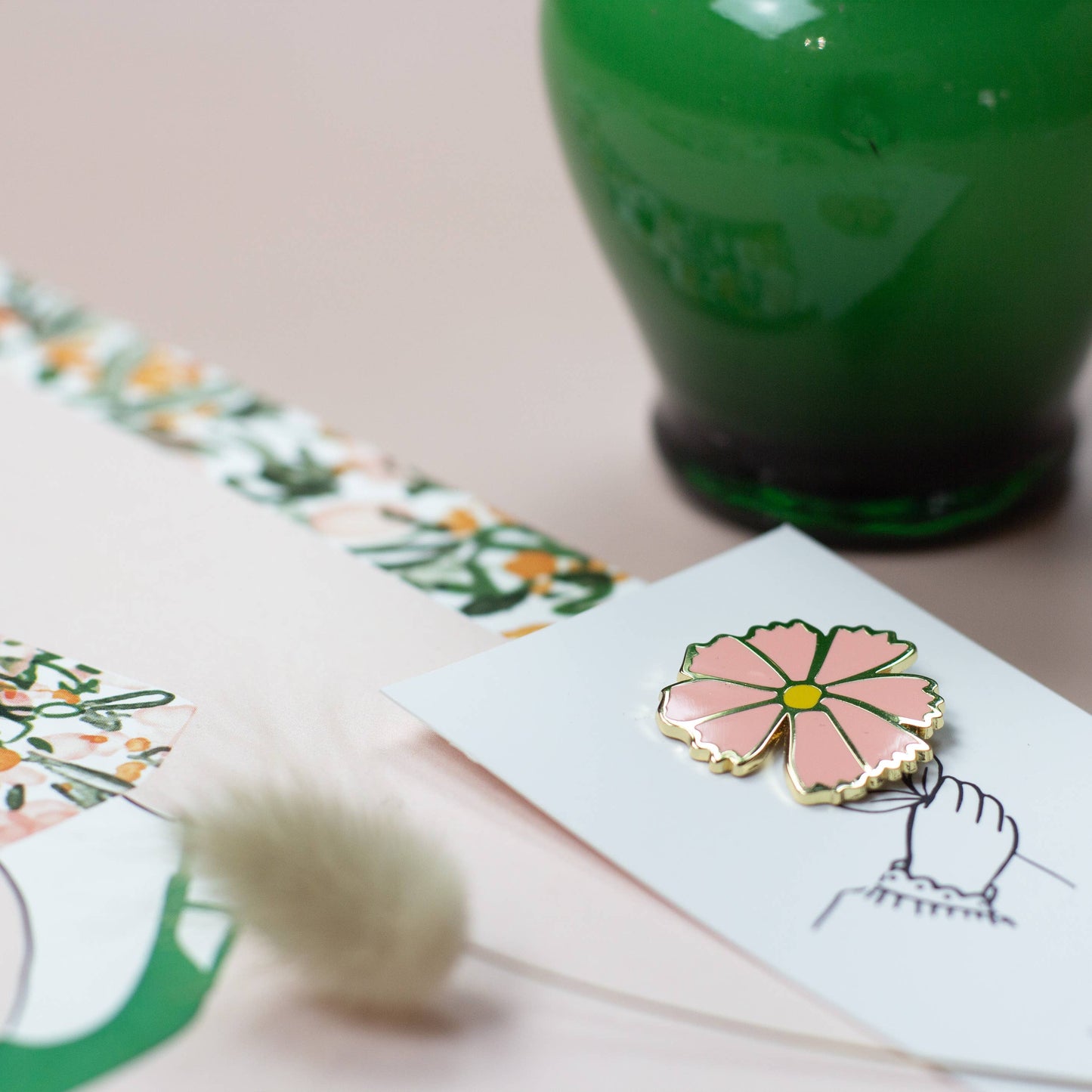 Pin 'Cosmos'
