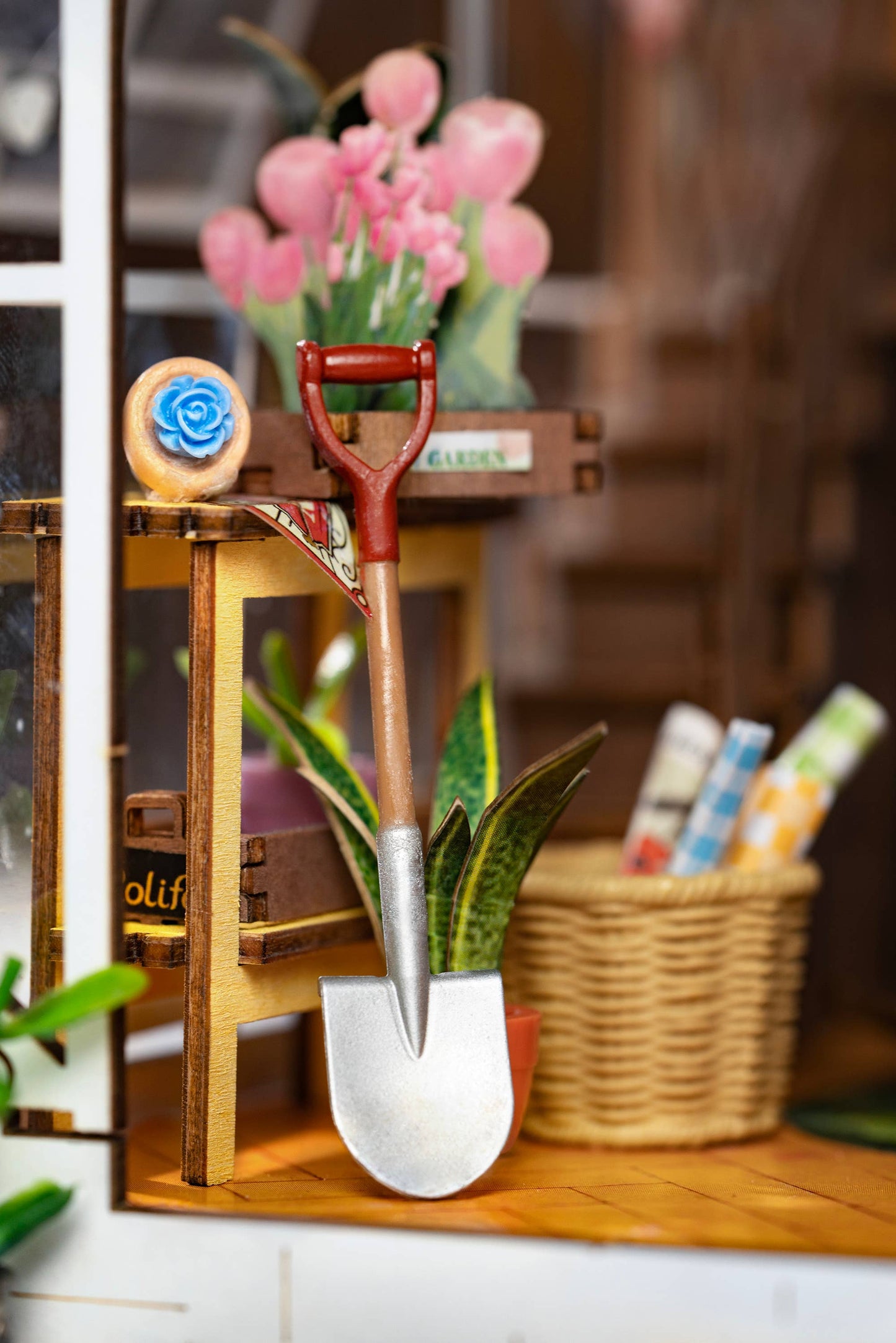 Garden house - DIY Miniature Book Nook Kit