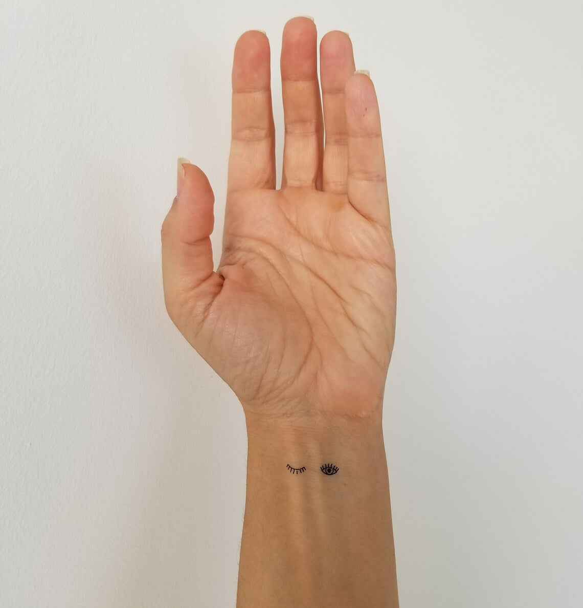 Minimalistische tijdelijke tattoo voor ogen en wimpers (set van 16)