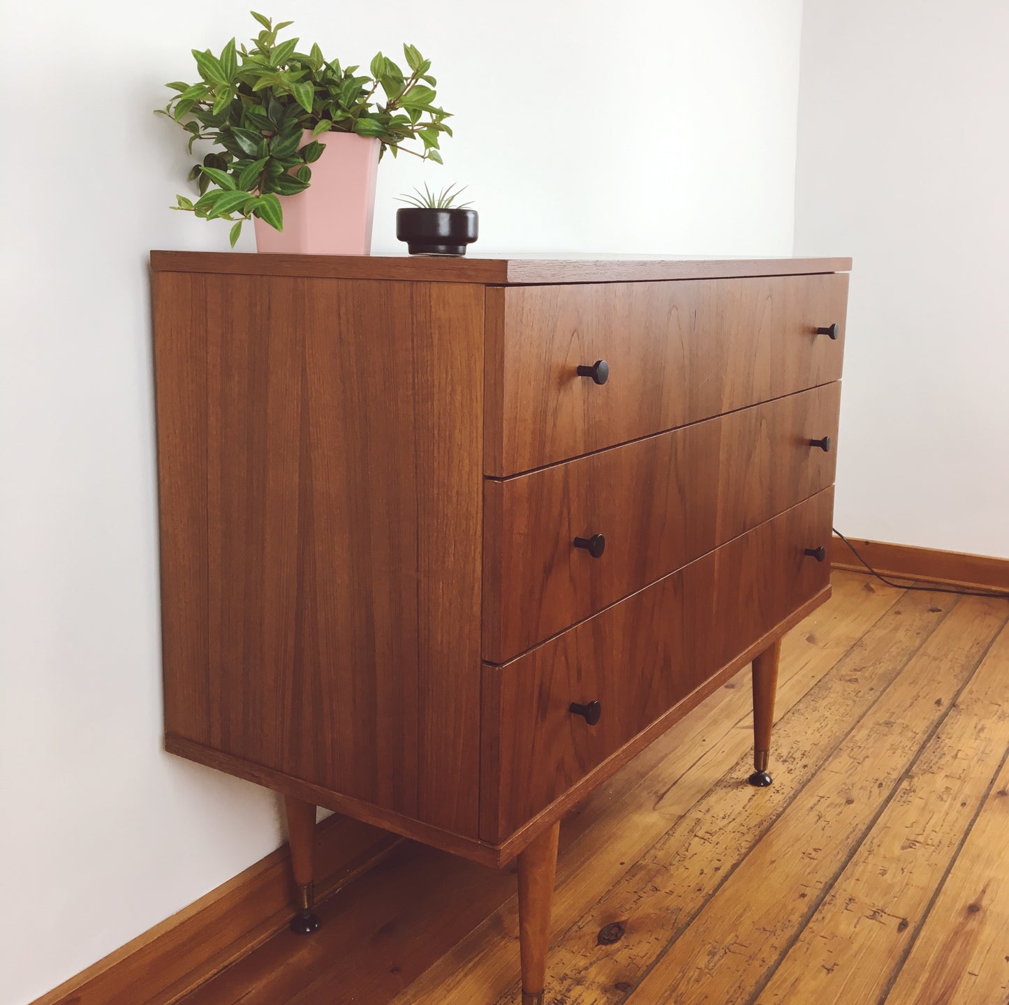 Mid-century commode