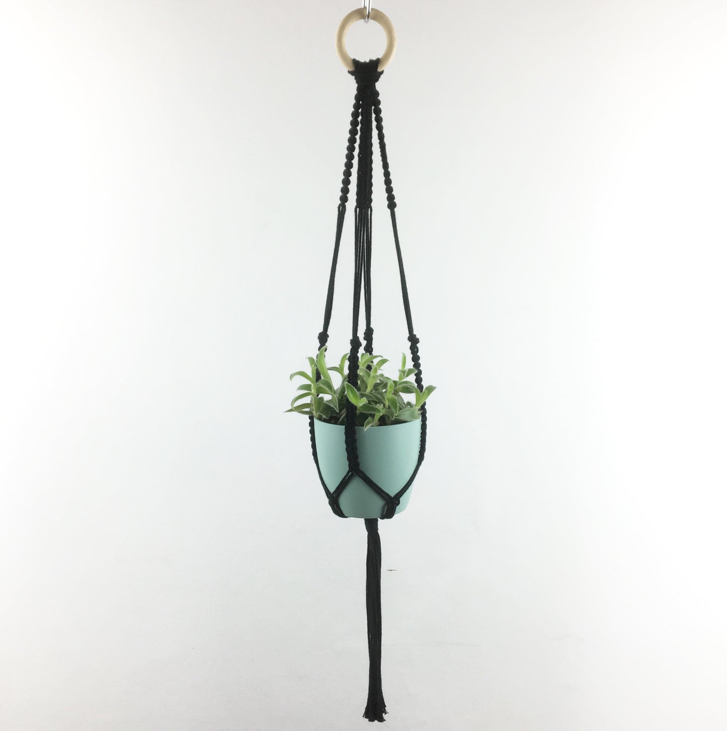 Kleine zwarte macramé hanger