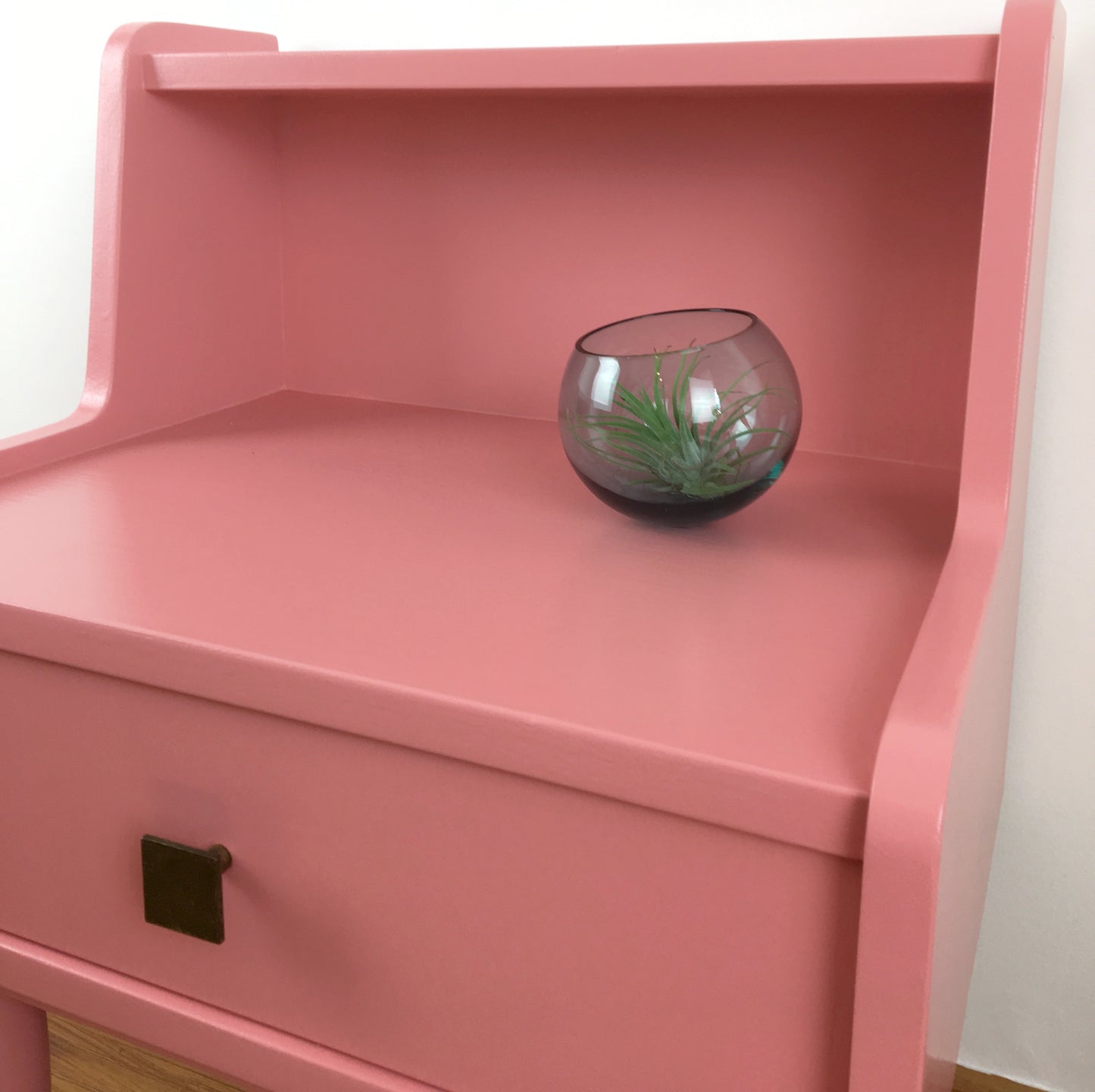 Bijzondere roze kastje