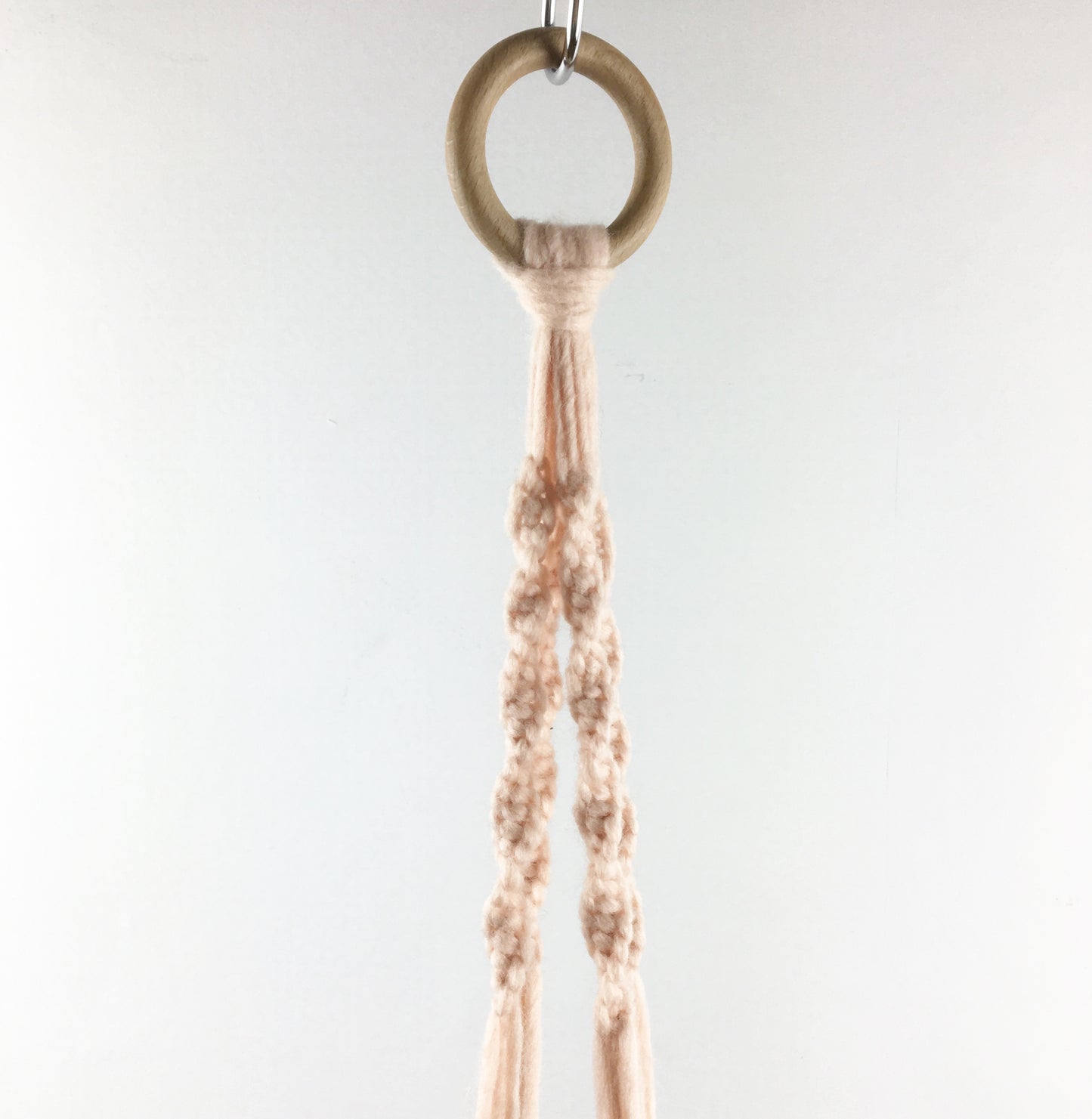 Roze macramé hanger medium