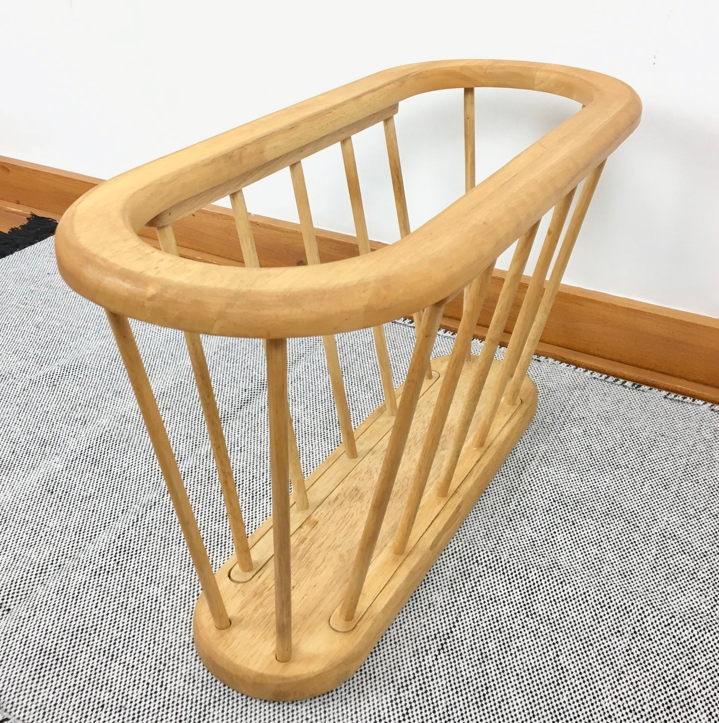 Houten magazinehouder