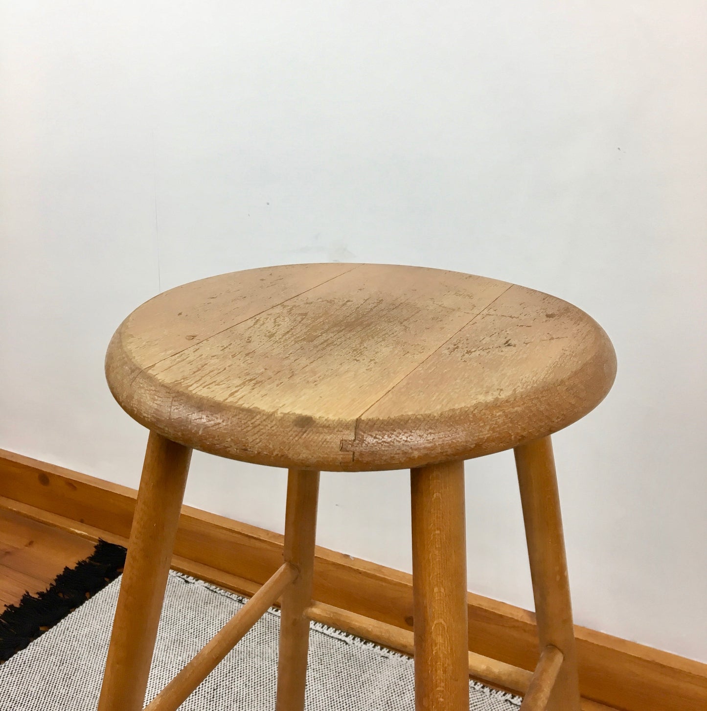 Karaktervolle houten kruk