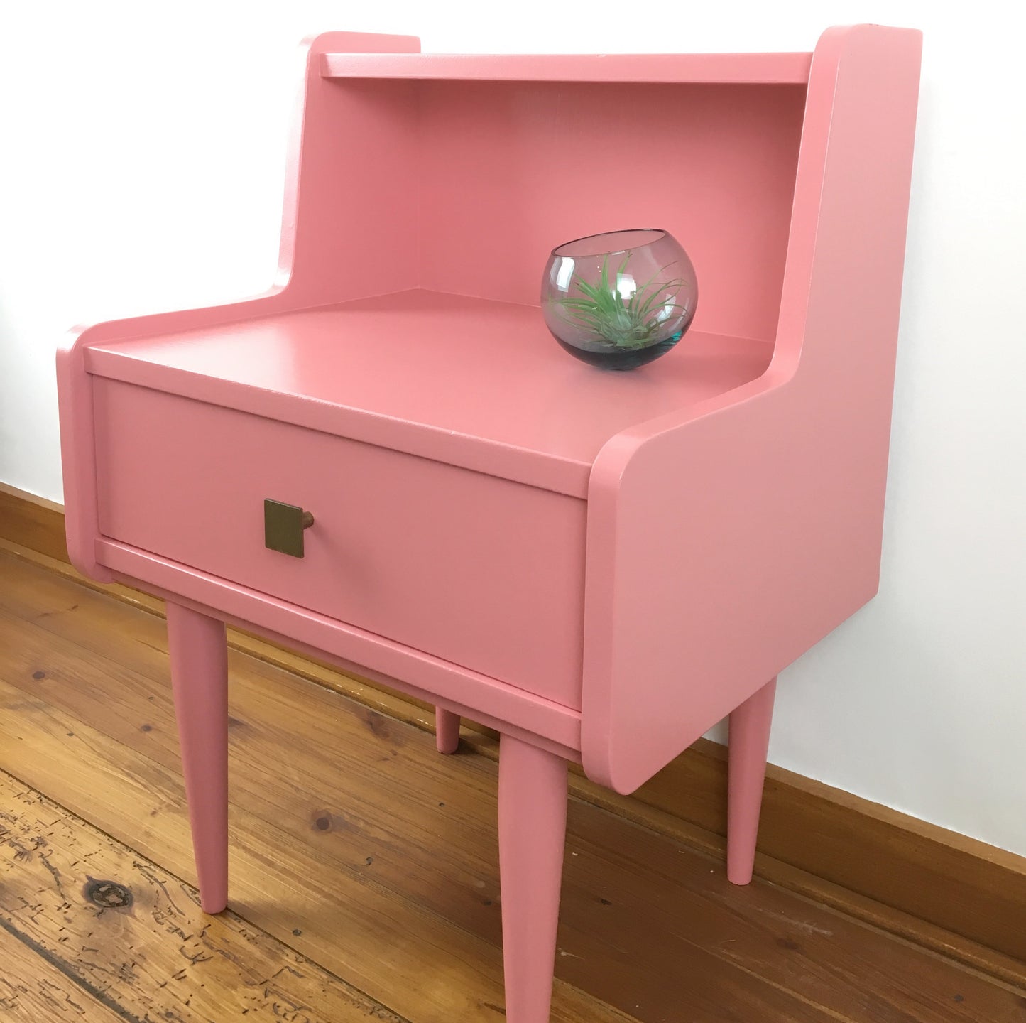 Bijzondere roze kastje
