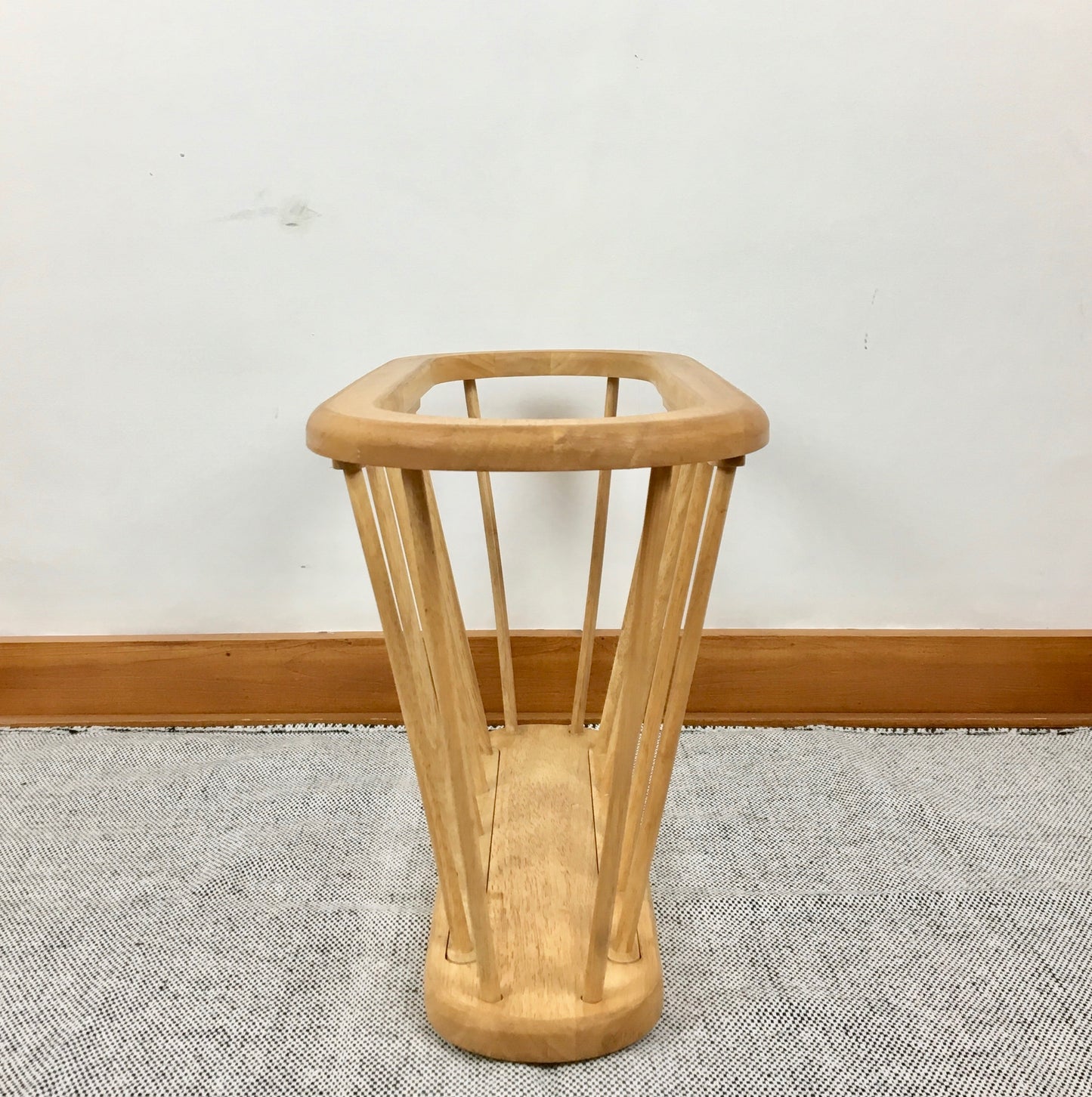 Houten magazinehouder