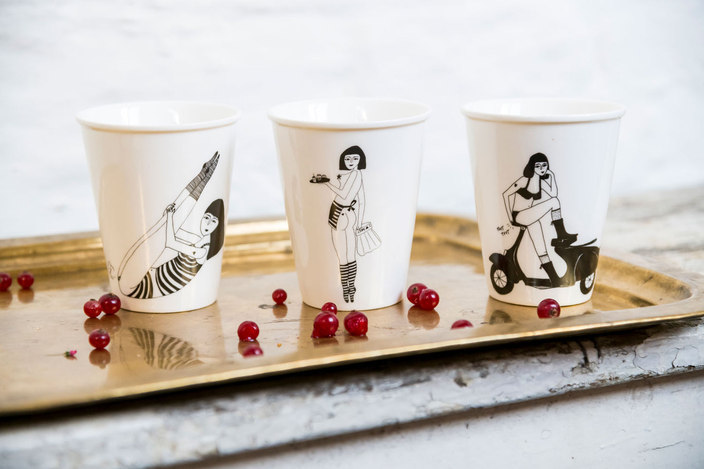 Beker 'Pine-up cake girl' - Helen B.