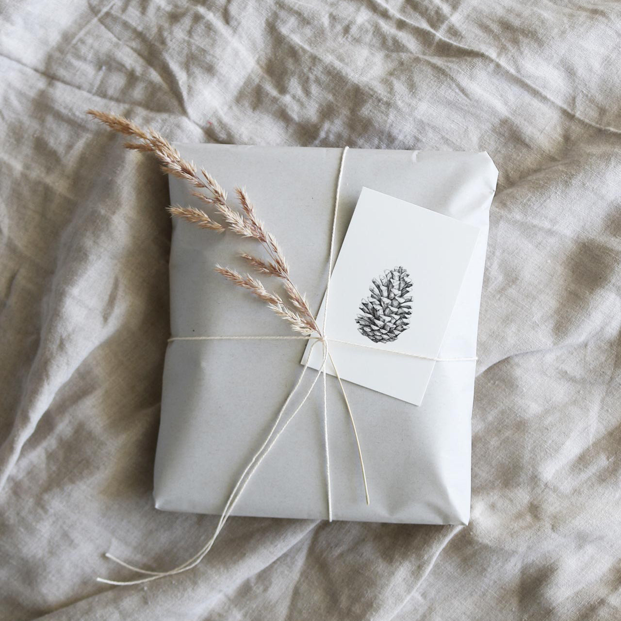minikaartje/cadeaulabel 'dennenappel'