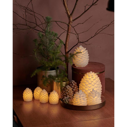 Clara dennenappels - 10 cm (2stuks)