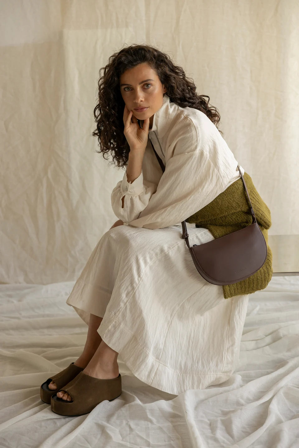 Farou - Half moon bag - darkwood