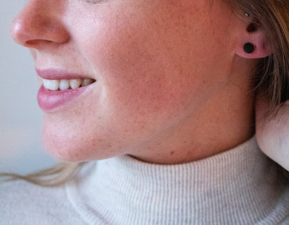 Li mini | Studs - black