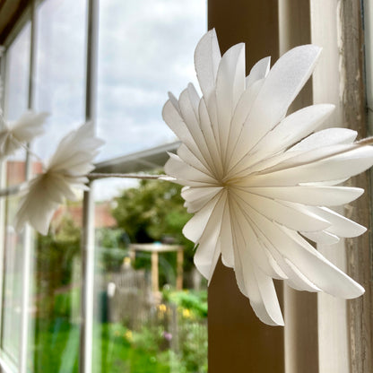 Slinger van bloemen - handmade & fairtrade