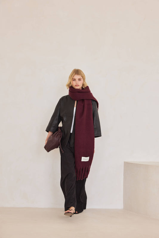 De Stockholm-sjaal - 100% gerecycled - Kersenlak