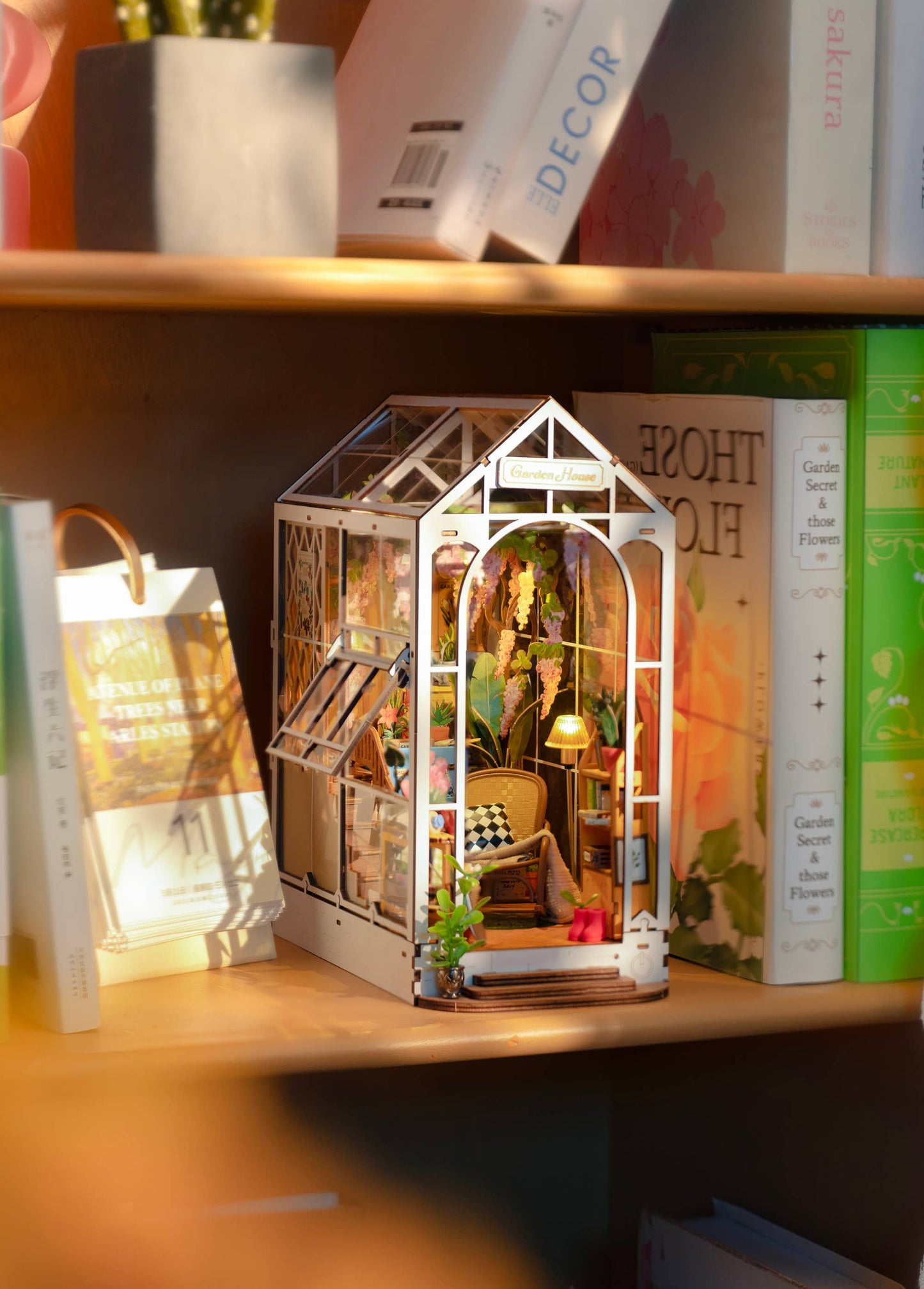 Garden house - DIY Miniature Book Nook Kit