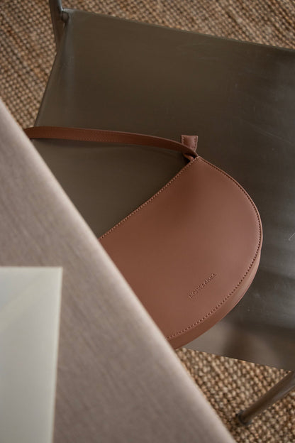 Farou - Half moon bag - clay (new)