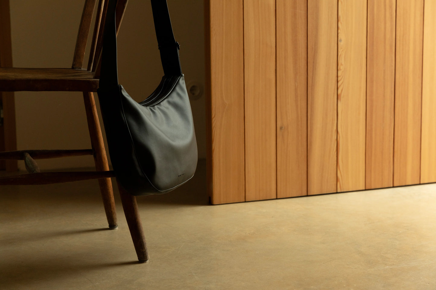 Umi cross body bag • black