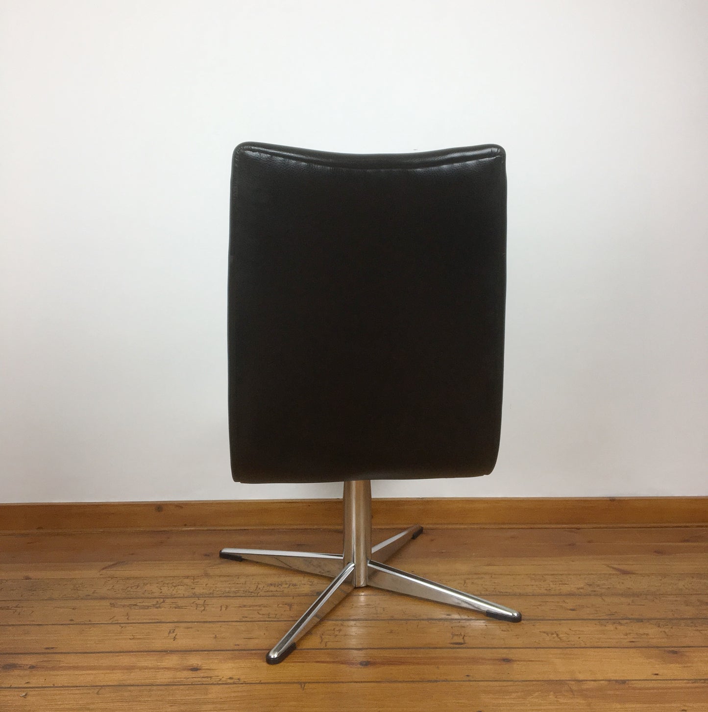 Zwarte vintage relaxfauteuil